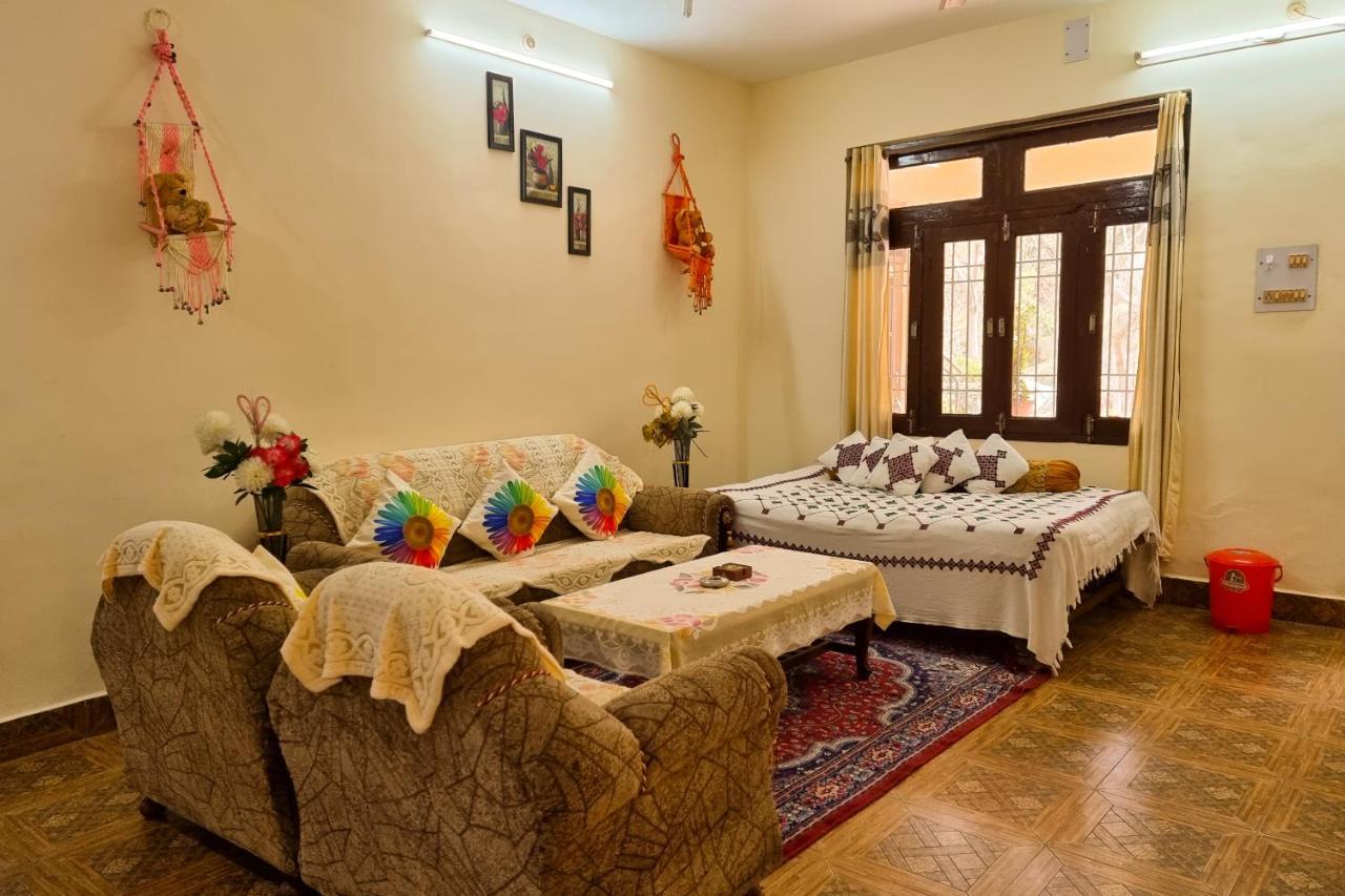 Aditya Homestay Dalhousie Bagian luar foto