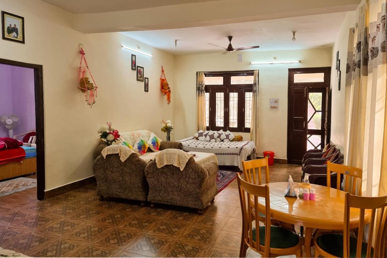Aditya Homestay Dalhousie Bagian luar foto