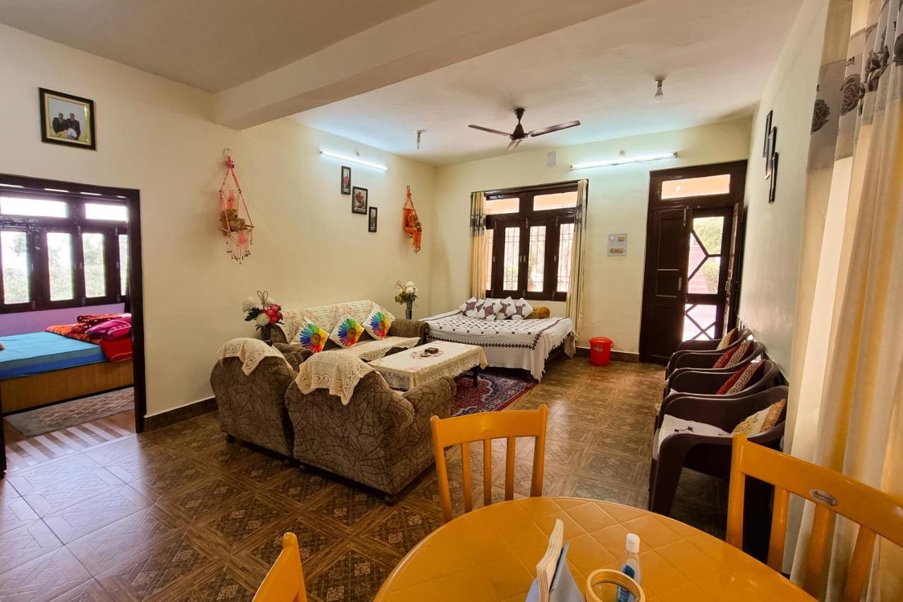 Aditya Homestay Dalhousie Bagian luar foto