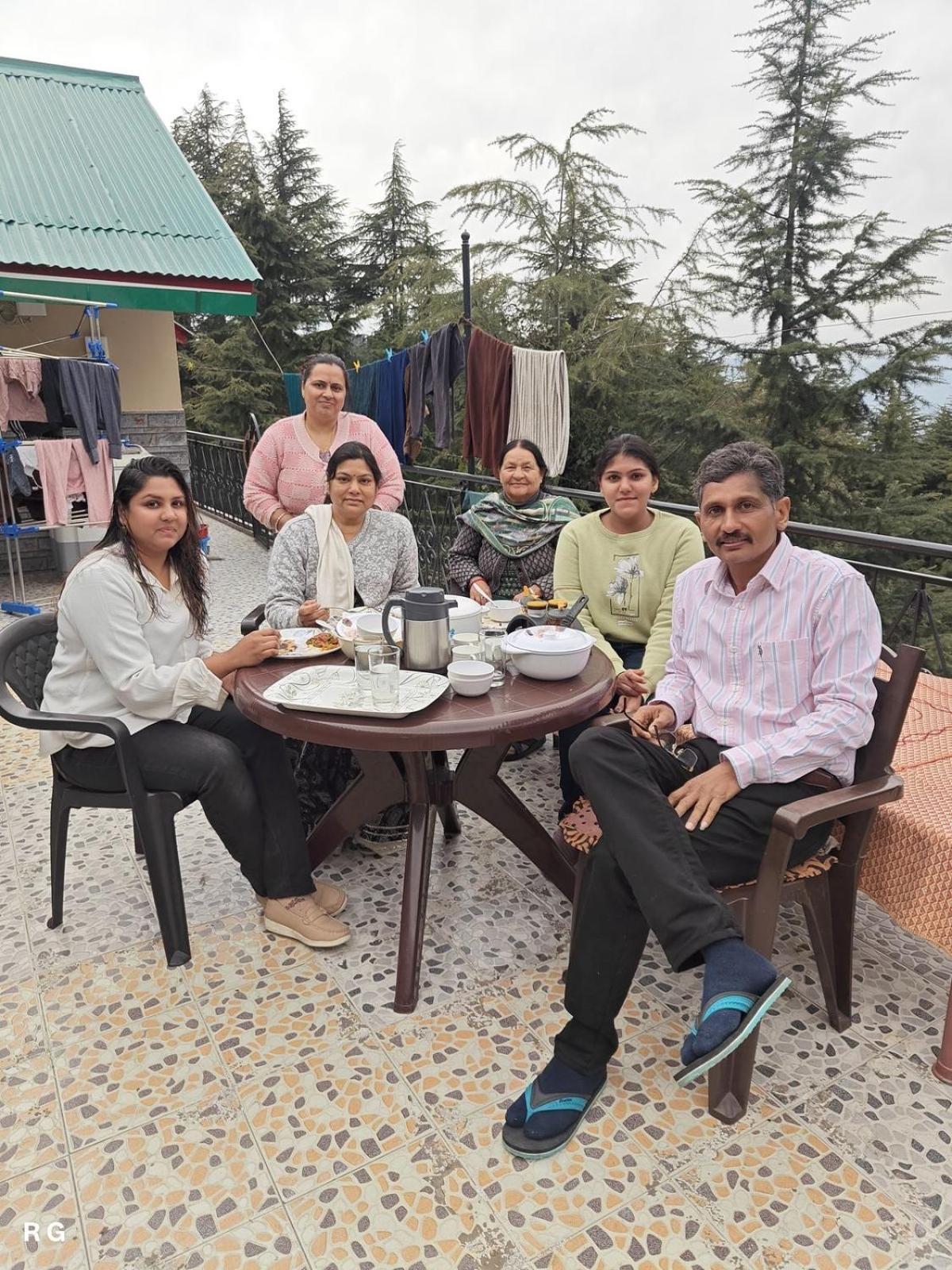 Aditya Homestay Dalhousie Bagian luar foto