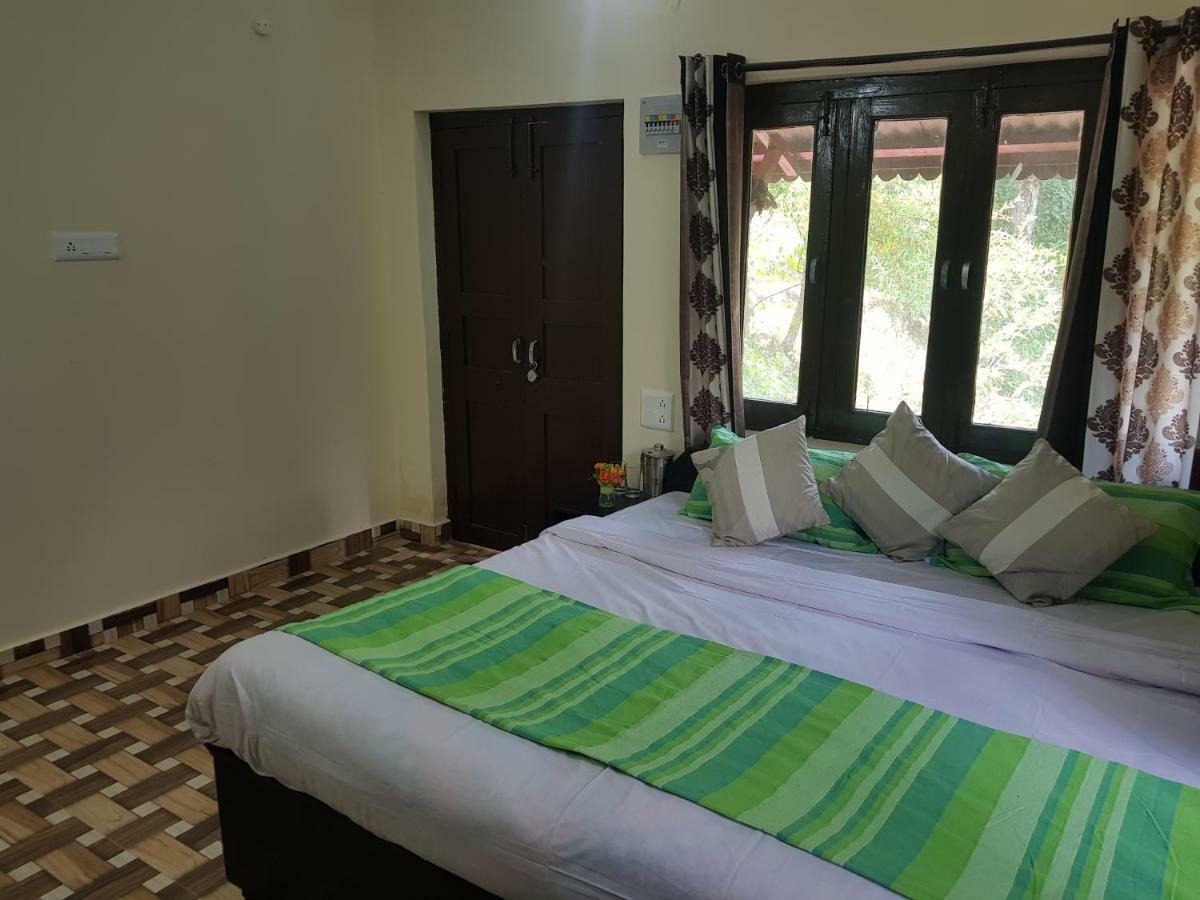 Aditya Homestay Dalhousie Bagian luar foto